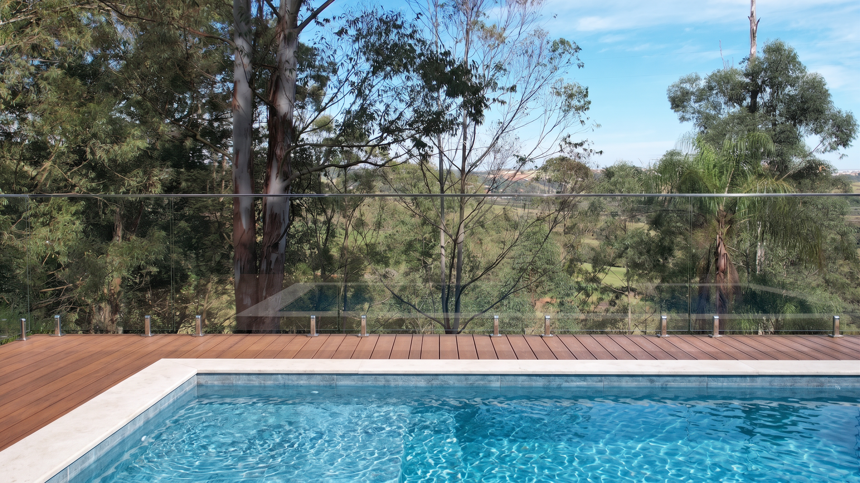Imagem criada com inteligência artificial, apenas como referência visual de piscina e residência; não representa projeto aprovado